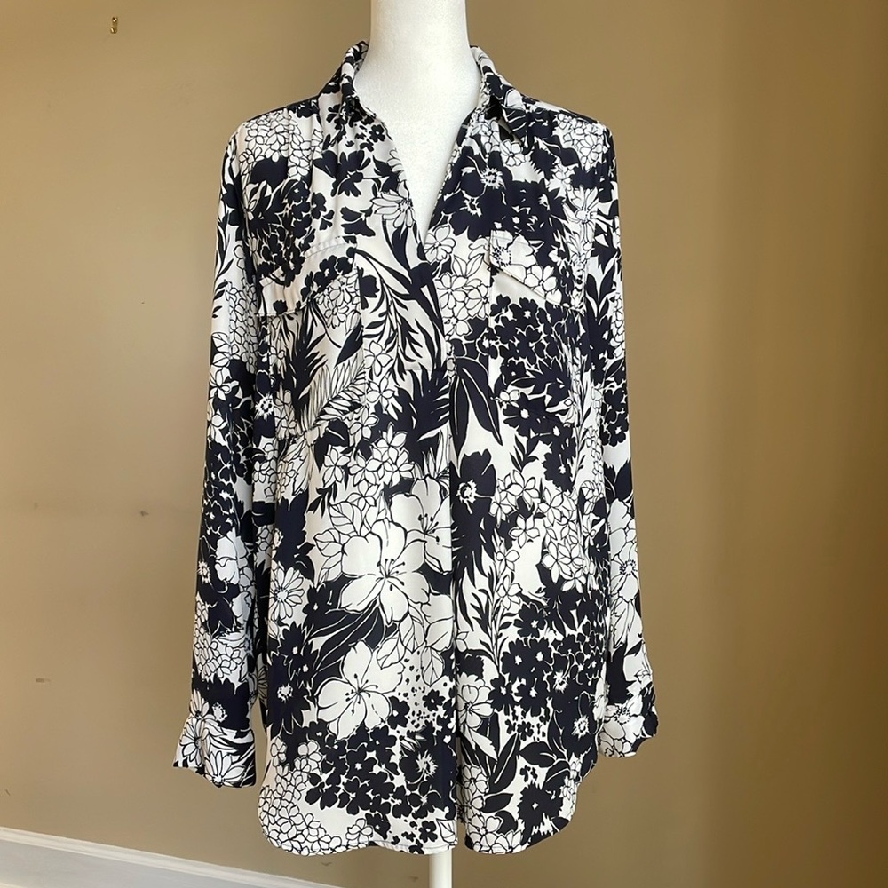 Ann Taylor Black and White Floral Button-Front Camp Shirt